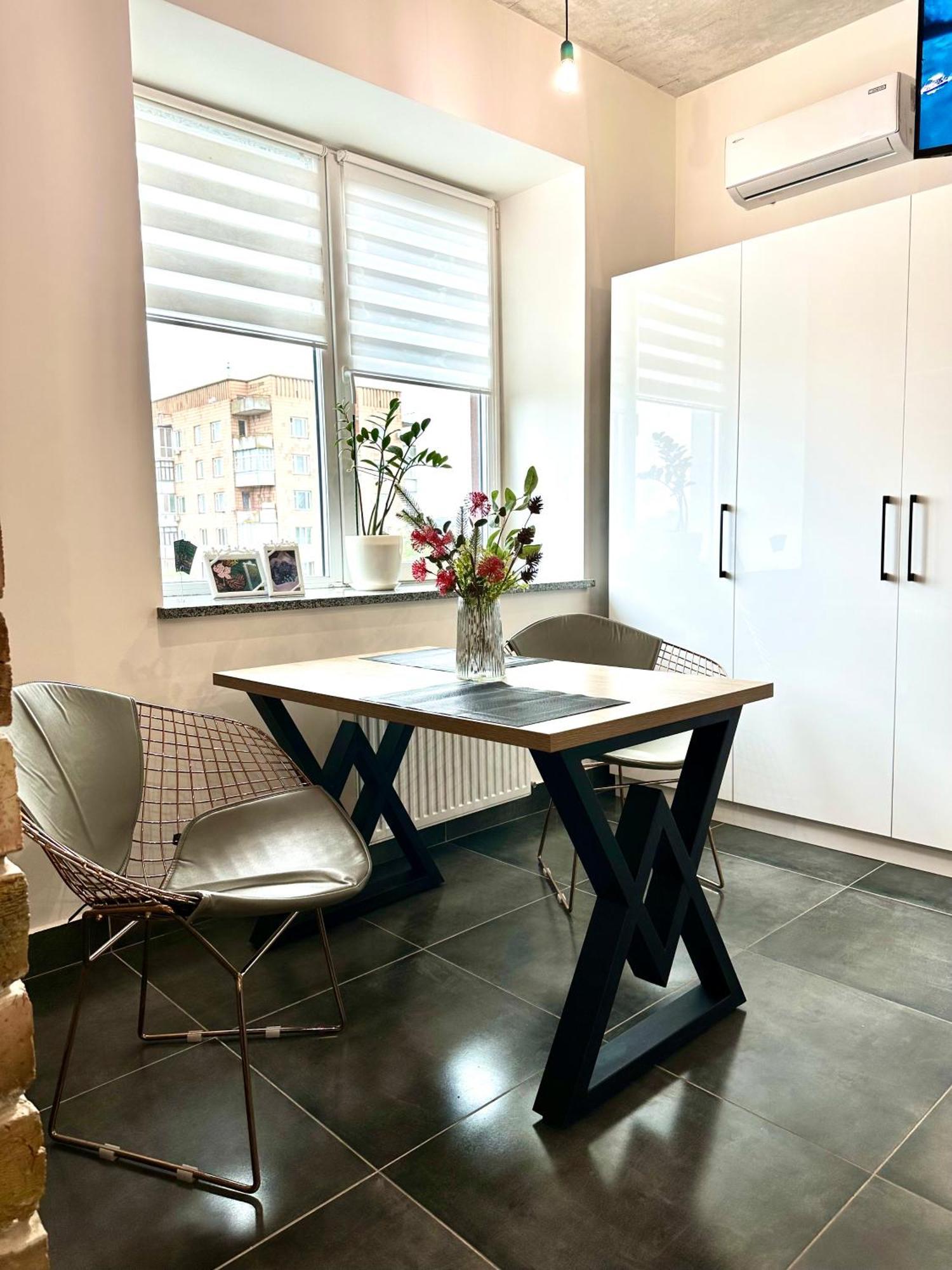 Comfortable Apartments With A Coffee Machine In The City Centre, Zlata Plaza Rivne Exterior photo