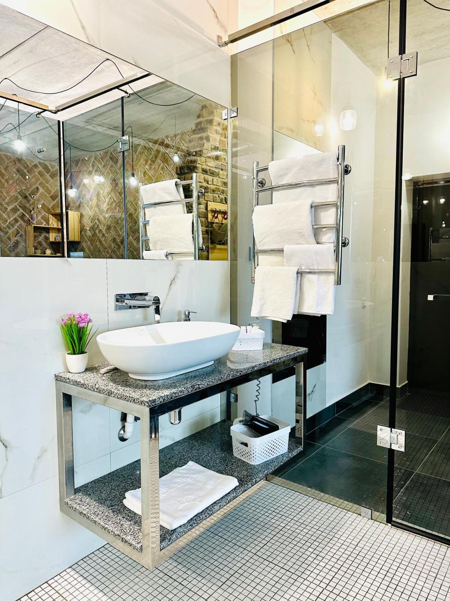 Comfortable Apartments With A Coffee Machine In The City Centre, Zlata Plaza Rivne Exterior photo