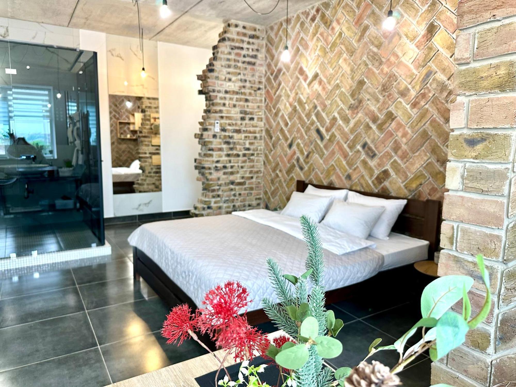 Comfortable Apartments With A Coffee Machine In The City Centre, Zlata Plaza Rivne Exterior photo